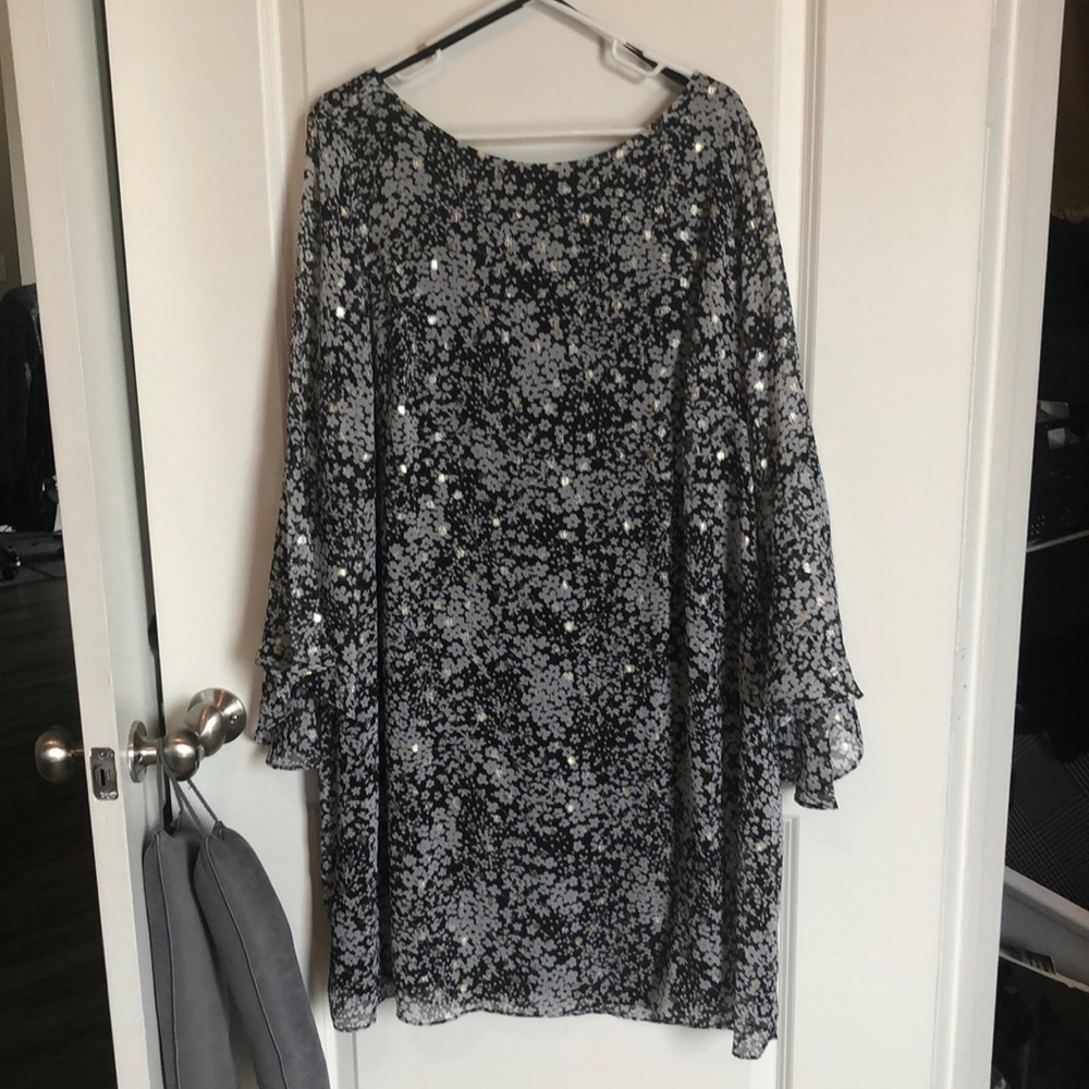 Jessica Howard Plus Bell-Sleeve Floral Dress